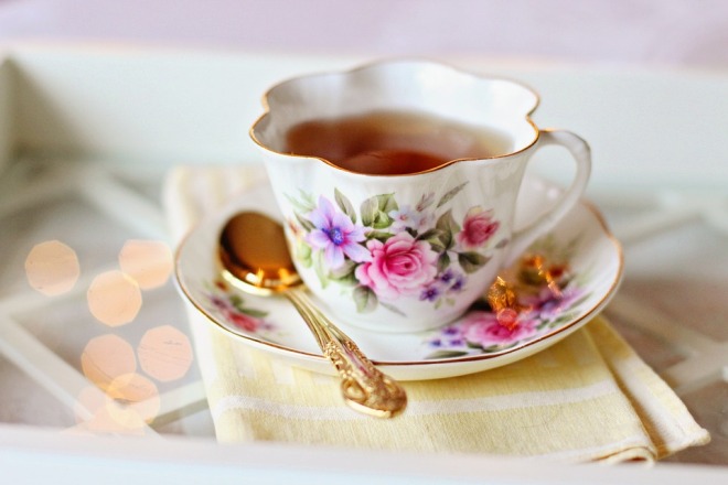 Смородиновый чай в чашке